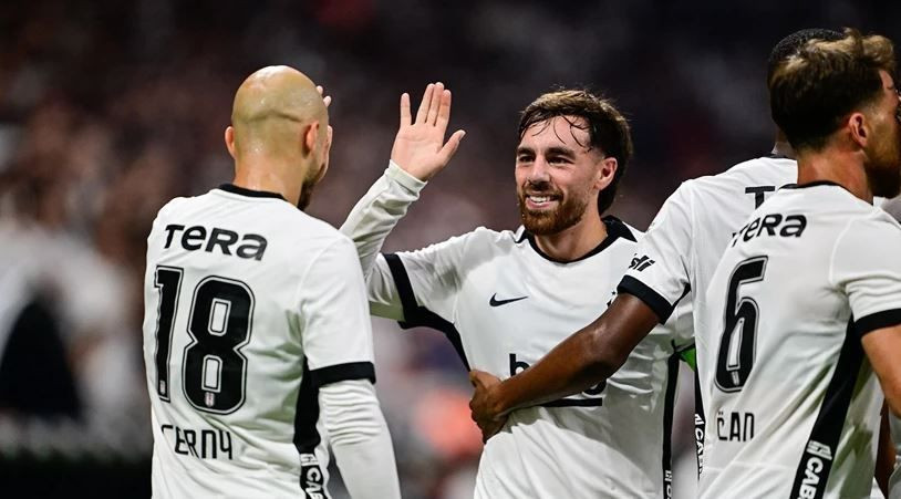 Dört büyükler harcadı, Anadolu seyretti: Fenerbahçe zirvede - Resim: 4