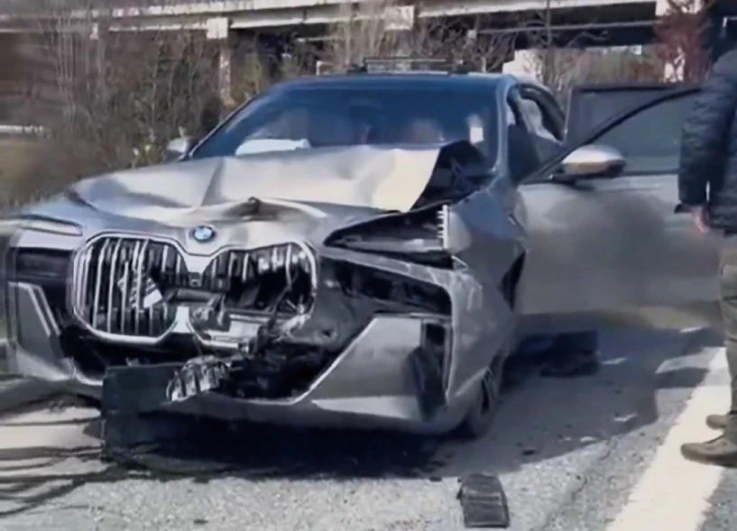 Fenerbahçe Başkanı Sadettin Saran trafik kazası geçirdi - Resim : 1