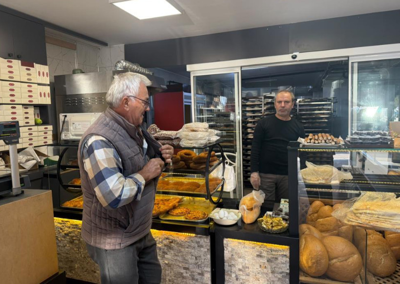Antalya Serik’te bir fırında ekmek 10 TL oldu - Resim : 1