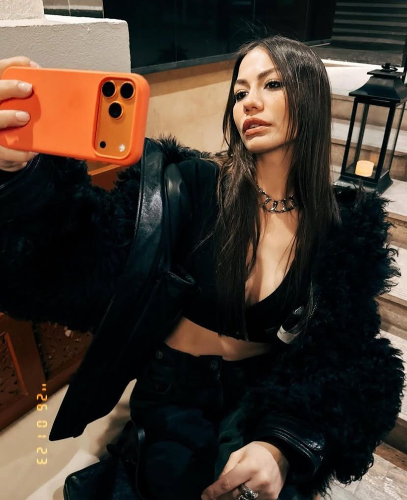 Eşref Rüya’nın yıldızı Dubai’de: Demet Özdemir’den göz kamaştıran kareler - Resim: 1