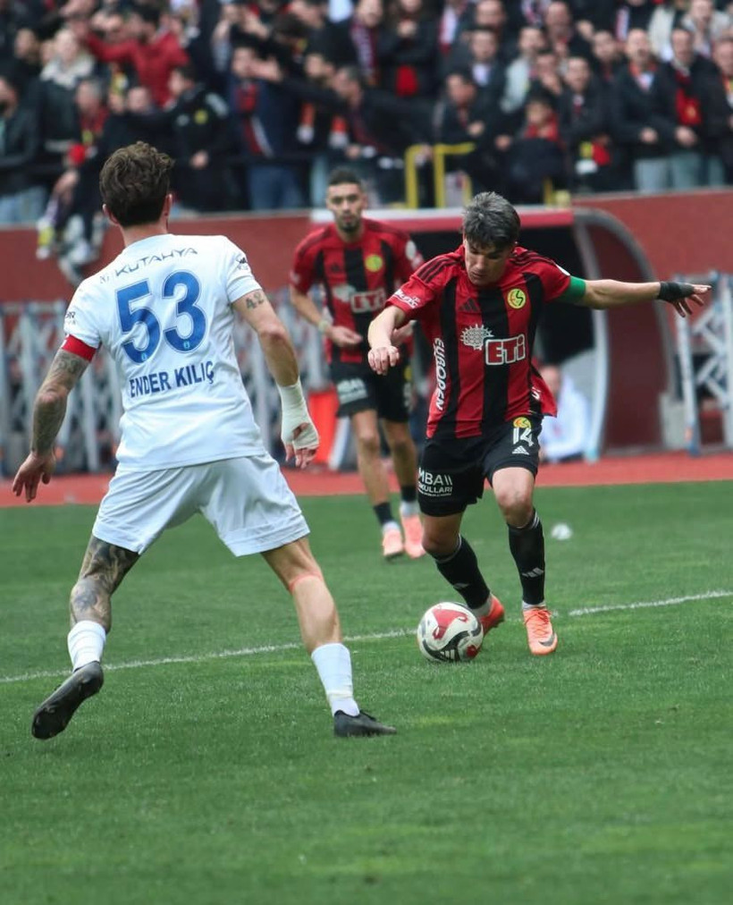 Şampiyonluğa 1 puan kalmıştı, 15 dakikada 3 gol yiyerek şoka uğradılar... Türkiye'de inanılmaz maç - Resim: 3