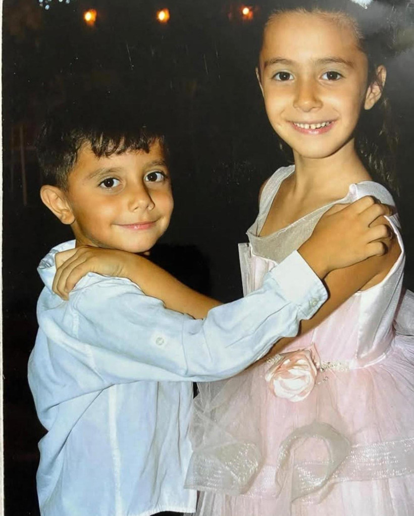 Çocuklarının tabutuna sarılan annenin feryadı: ‘onları kimseye bırakmam’: Yürekleri dağladı - Resim : 9