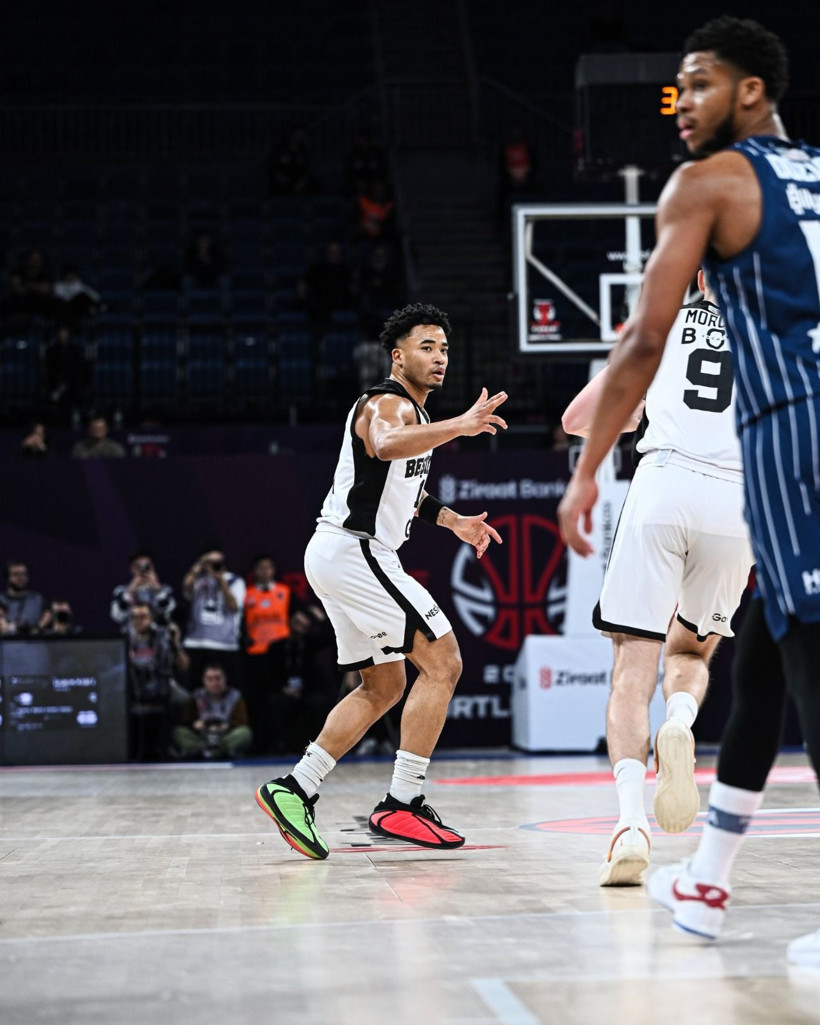 Nefes kesen maçta Beşiktaş, Anadolu Efes’i yenerek finale kaldı - Resim: 1