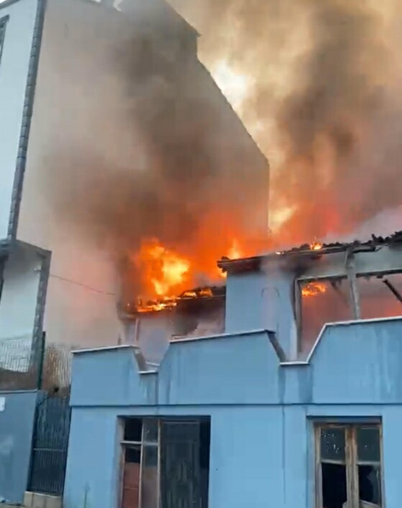 Alevler her tarafı sardı: Uykuda yakalandılar: 1 yaralı - Resim : 3