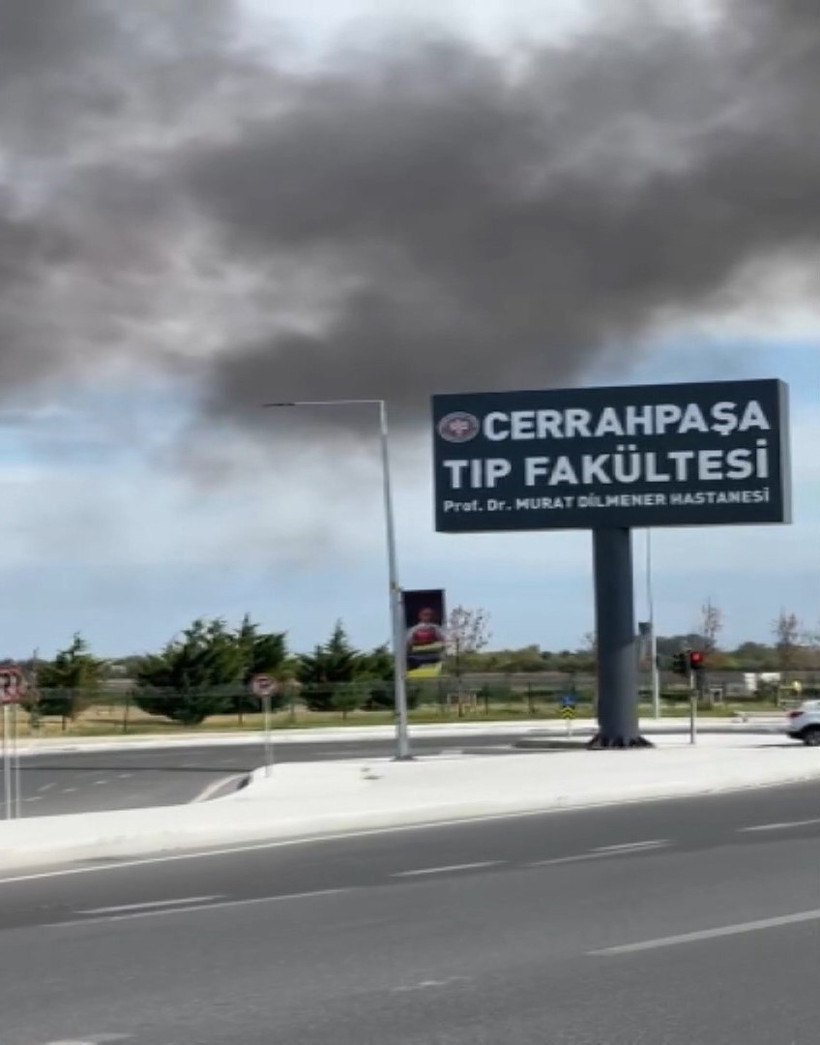 Yeşilköy’deki hastane bahçesinde yangın: Dumanlar gökyüzünü kapladı - Resim : 4