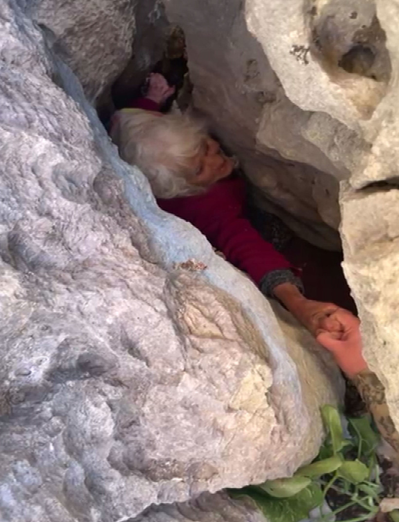 24 saat kurtarılmayı bekledi: Kayalıklar arasında mucize - Resim : 3