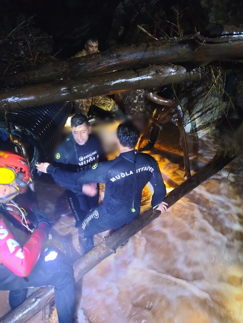 Sele kapılan s&uuml;r&uuml;c&uuml;den 3 saat sonra kahreden haber - Resim : 1