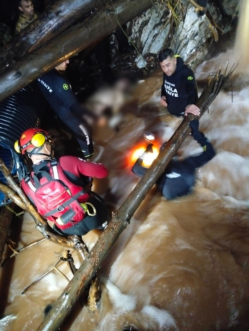 Sele kapılan s&uuml;r&uuml;c&uuml;den 3 saat sonra kahreden haber - Resim : 2