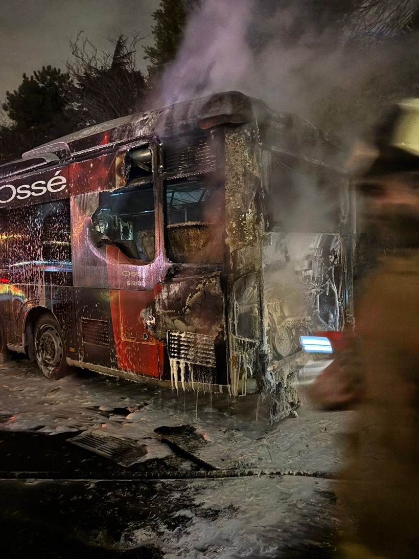 15 Temmuz Şehitler Köprüsü’nde korku dolu anlar: Seyir halindeki metrobüs alev alev yandı - Resim: 2