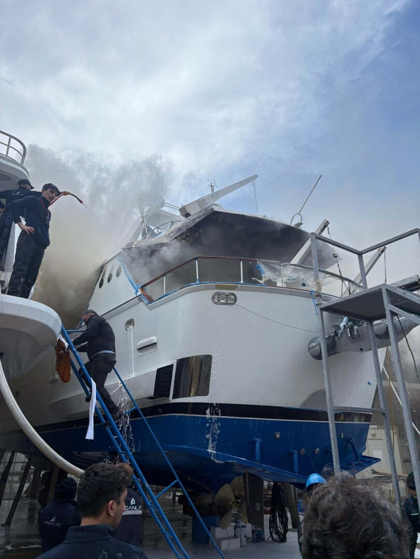 Trabzonspor eski başkanının lüks yatı alevlere teslim oldu - Resim: 8