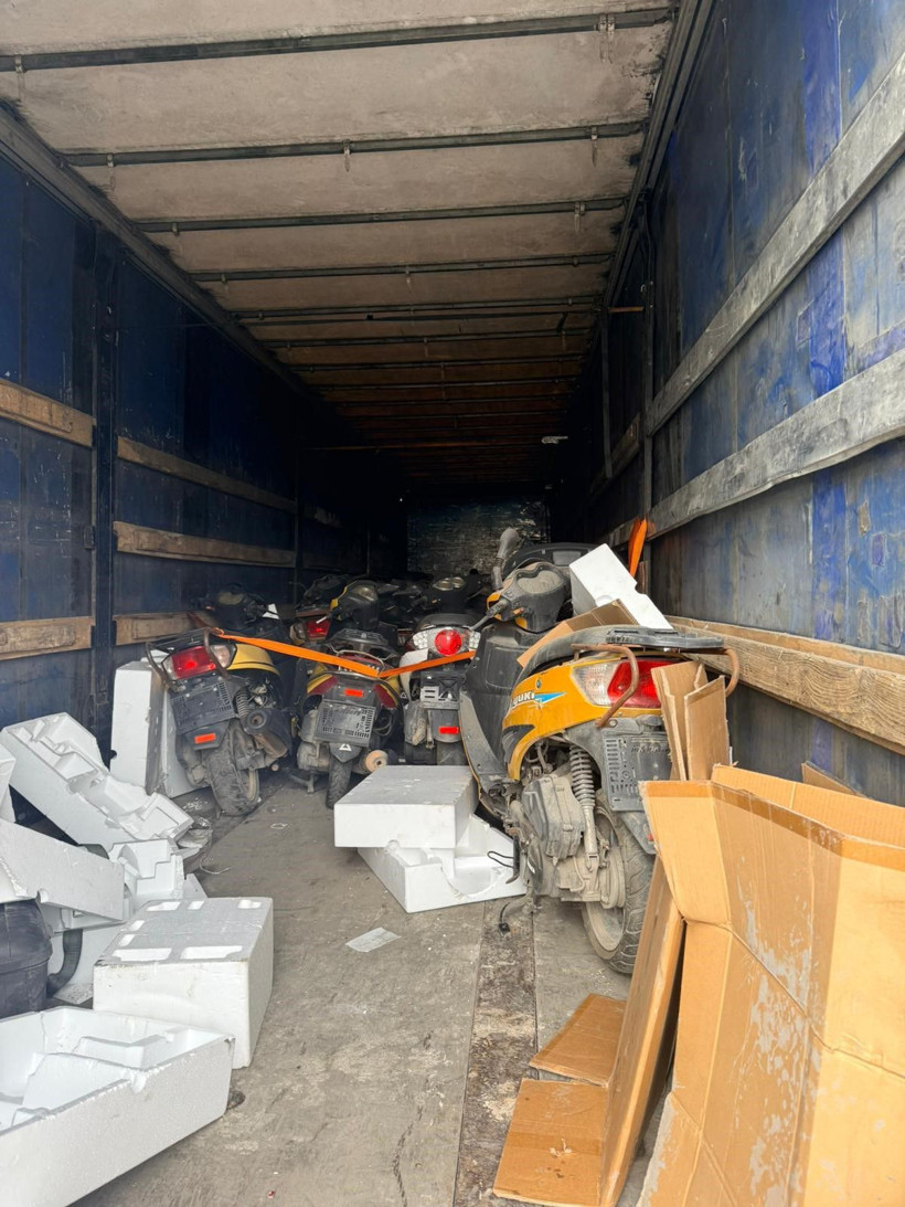 Düşük fiyat garantili hırsızlık: Nakliye şebekesi çökertildi - Resim: 11