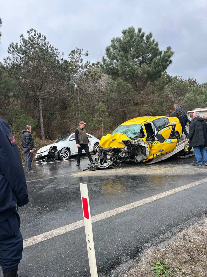 Hatalı sollama kazayı beraberinde getirdi: Bir ölü 4 yaralı - Resim : 2