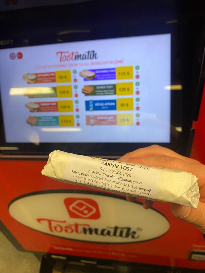 Tostmatikler milyonlarca kişiye zehir sa&ccedil;ıyor; Son kullanma tarihi ge&ccedil;miş &uuml;r&uuml;n satıyorlar - Resim : 1