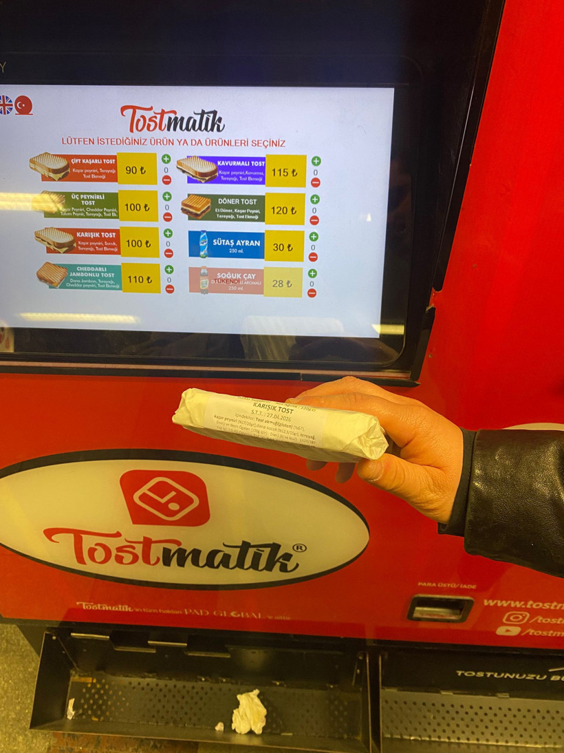 Tostmatikler milyonlarca kişiye zehir sa&ccedil;ıyor; Son kullanma tarihi ge&ccedil;miş &uuml;r&uuml;n satıyorlar - Resim : 2