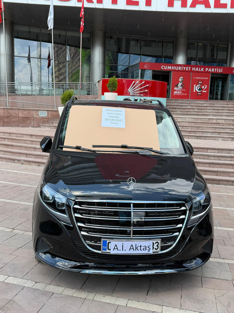 Özgür Özel'in araçları satışa çıkarıldı - Resim : 1