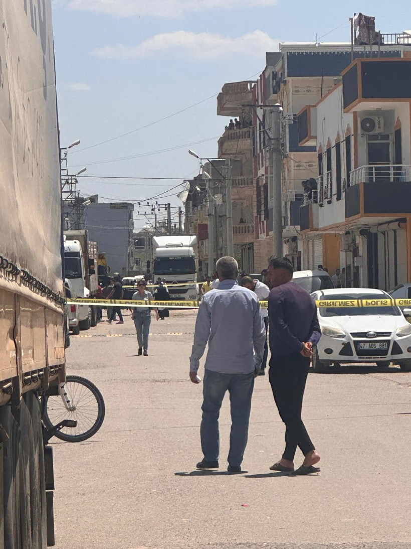 Sokağı savaş alanına çevirdiler: 1 ölü 3 yaralı - Resim : 2