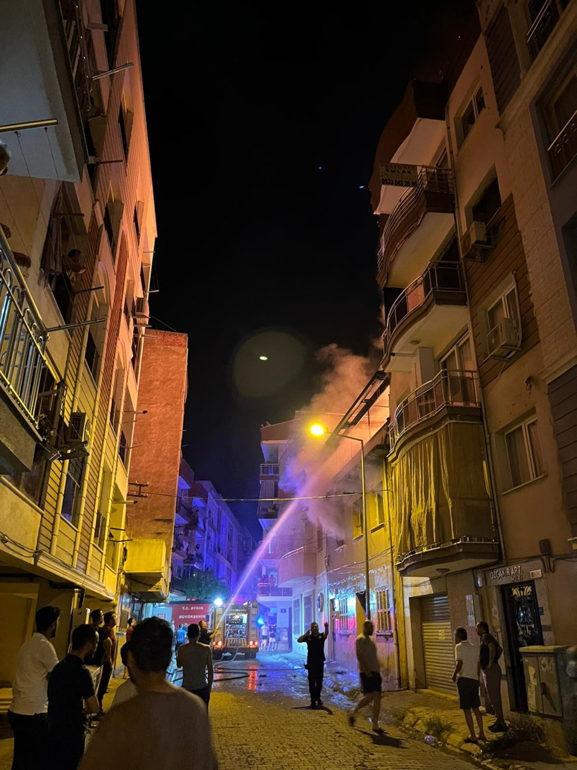 Aydın’da yangını: Bina kullanılamaz hale geldi - Resim : 1