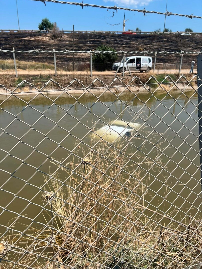 Aydın’da nefes kesen anlar: Anne ve iki çocuğu suya gömülen araçtan kurtarıldı - Resim : 1
