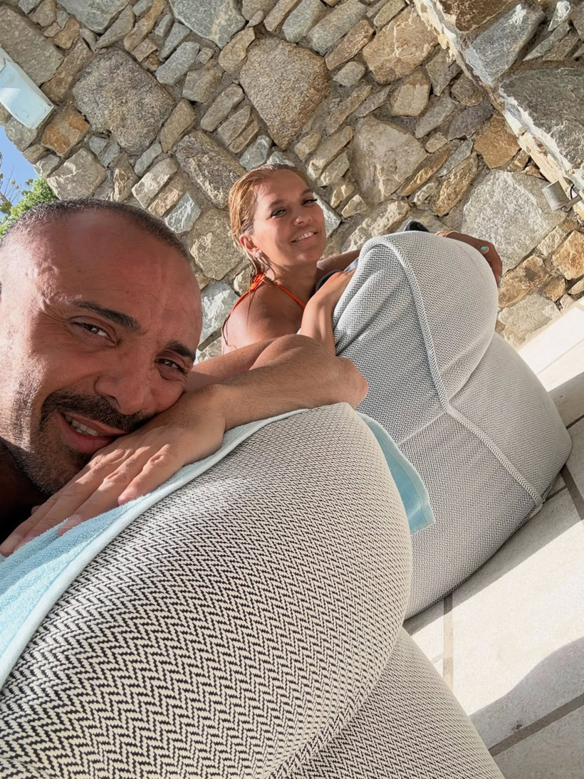 Demet Akalın ve Okan Kurt'tan tatilde romantik anlar - Resim : 1