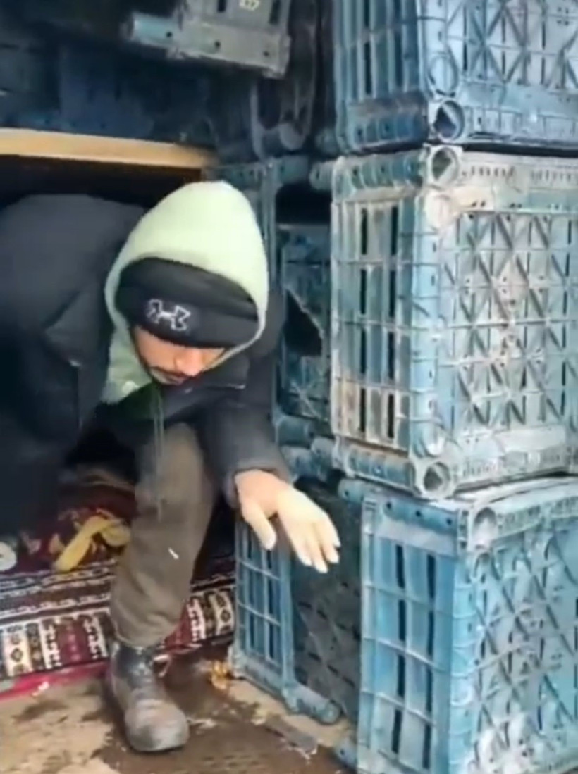 D&uuml;zce&rsquo;de g&ouml;&ccedil;men ka&ccedil;ak&ccedil;ılığı operasyonu: Kamyon kasasında 14 ka&ccedil;ak g&ouml;&ccedil;men yakalandı - Resim : 1