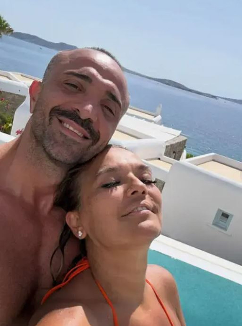 Demet Akalın ve Okan Kurt'tan tatilde romantik anlar - Resim : 3