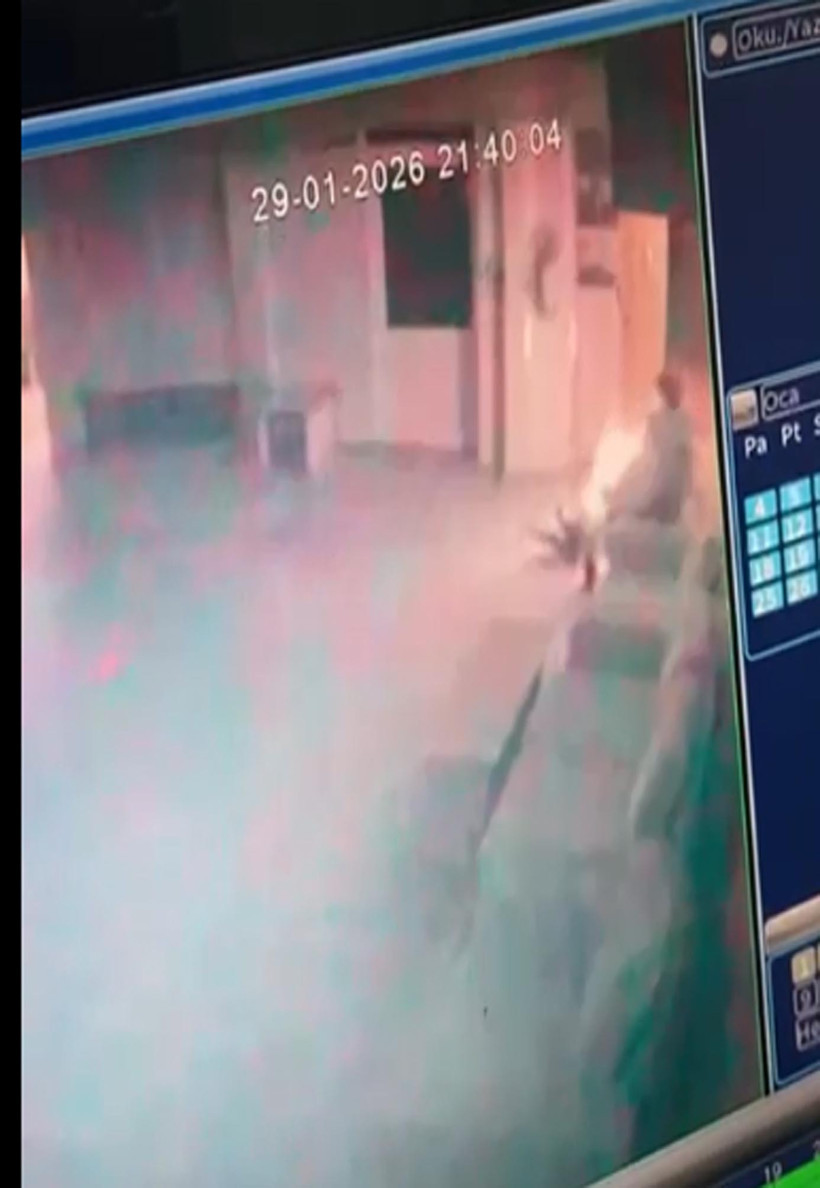 Engelli yaşlıya kendini yaktırdılar: Bakımevinde skandal iddia - Resim : 1