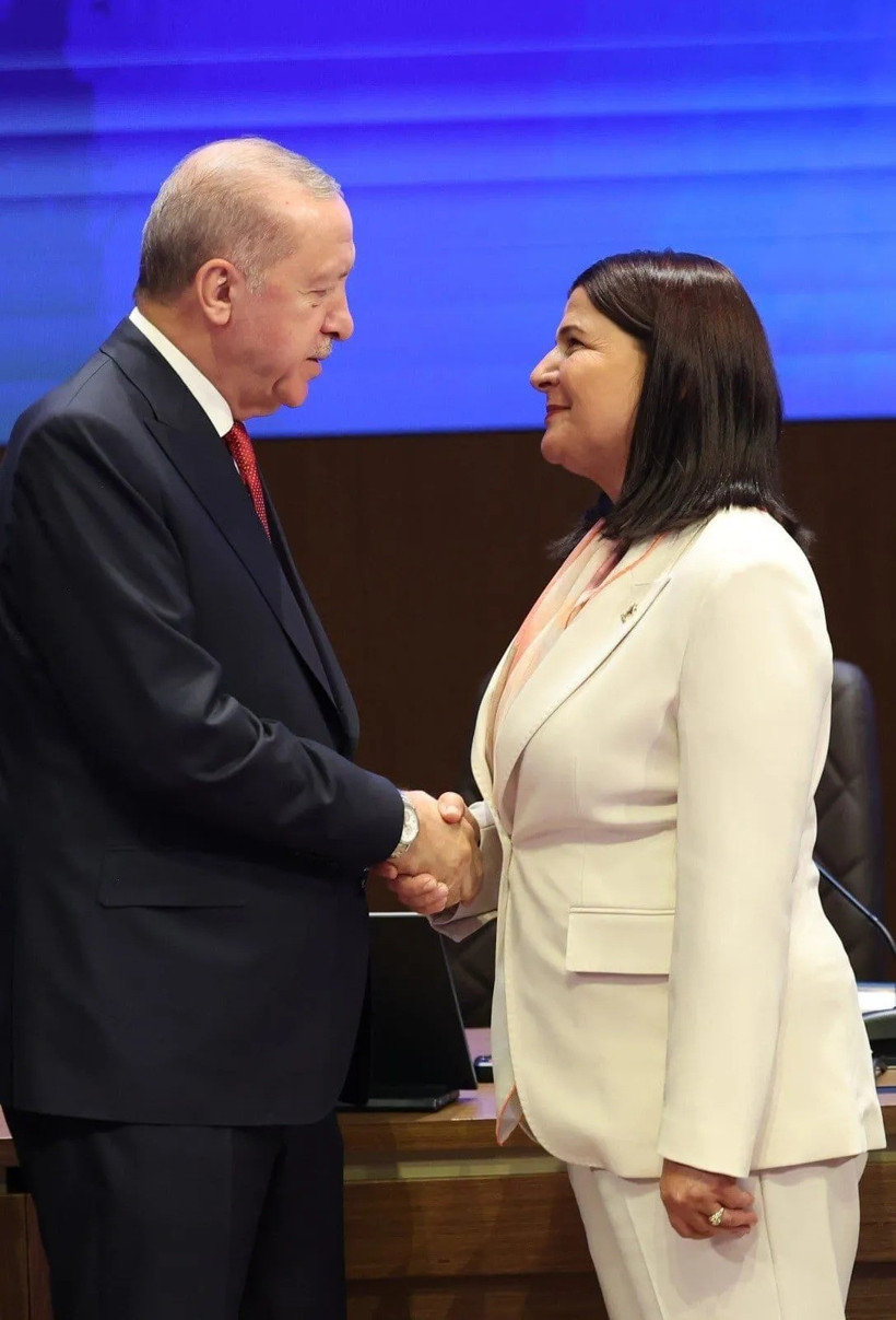 Dün CHP'li bugün AK Parti'li: Foça sokakta - Resim : 1