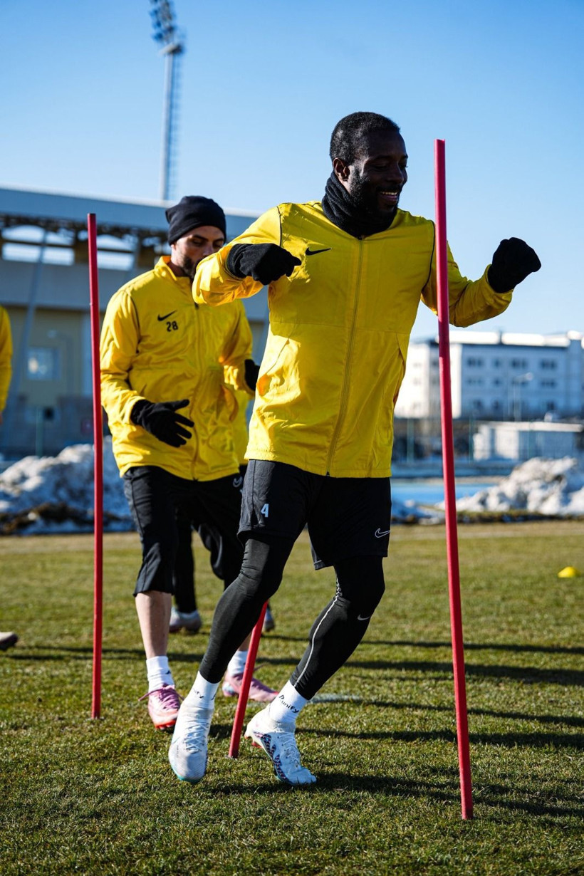 Türk futbolunun köklü takımı şampiyonluk maçında: Bilet fiyatları gündem oldu - Resim: 4