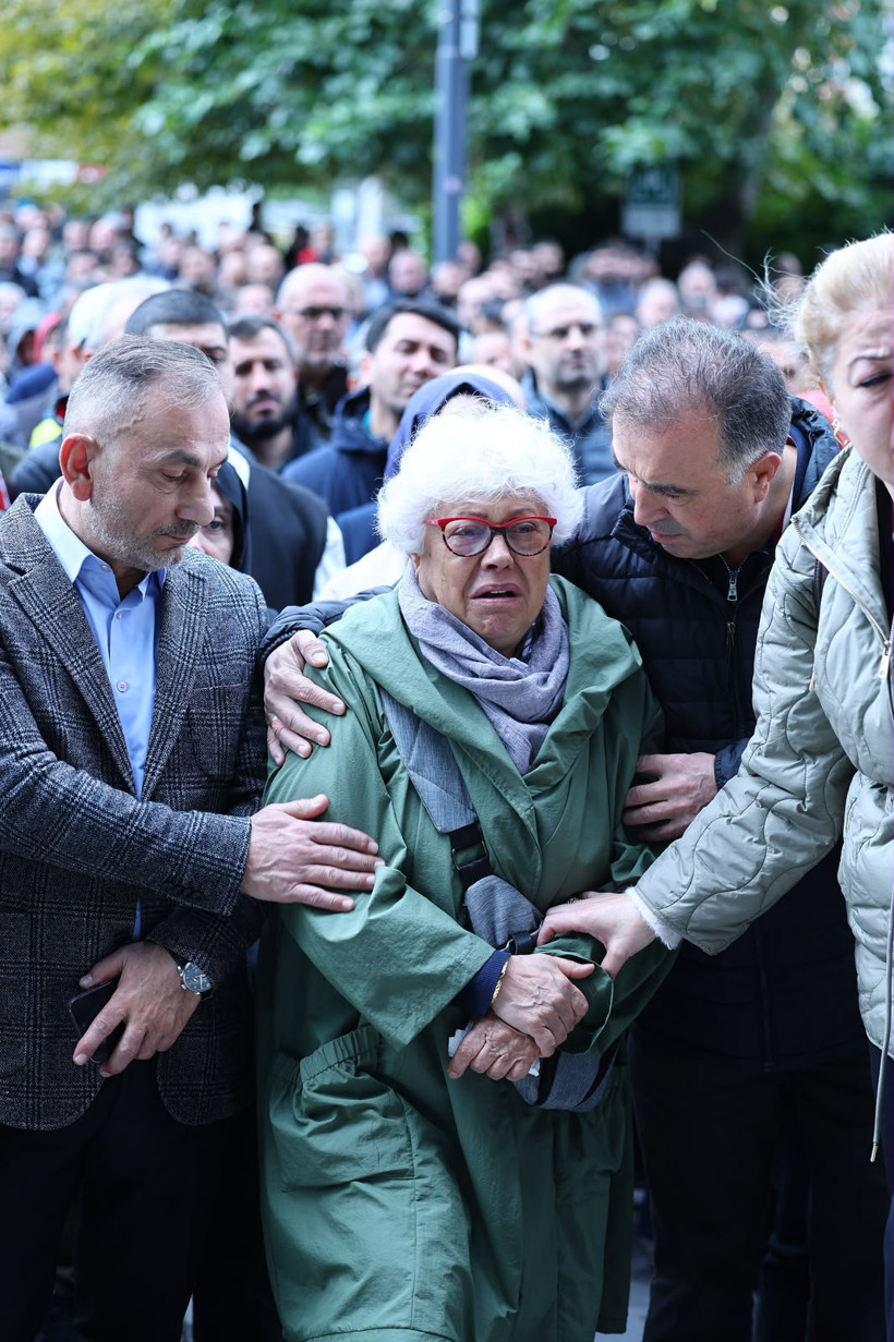 Üsküdar Belediye Başkan Vekili Gültekin son yolculuğuna uğurlanıyor - Resim : 5