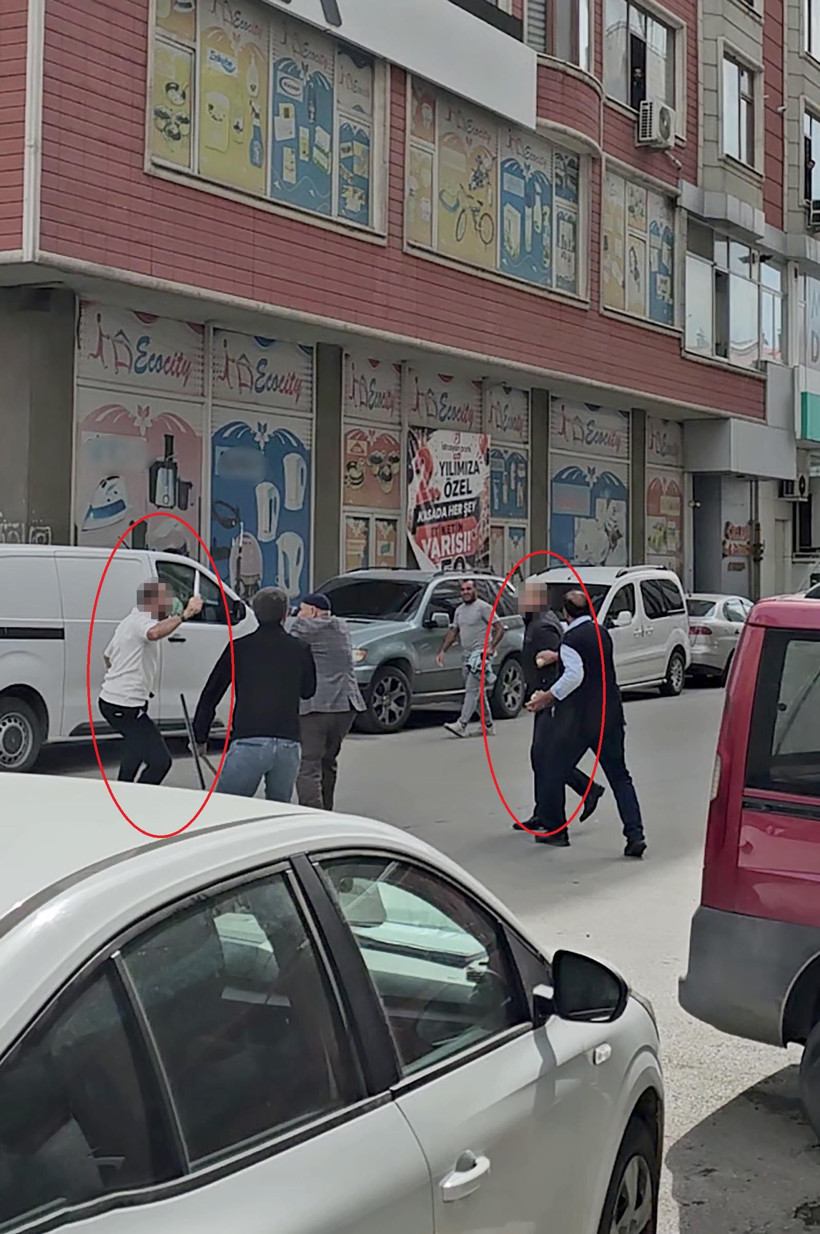 Sokak savaş alanına döndü: Bıçağa karşı silah: Erzurum'da dehşet anları - Resim: 4