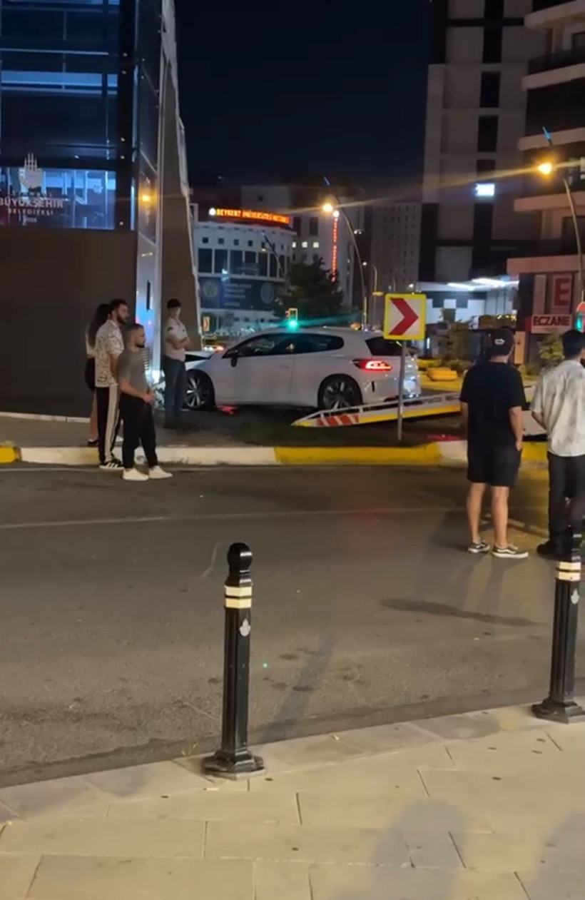 Gerçek hastanede ortaya çıktı: Vurulduktan sonra direksiyon başına geçti - Resim : 1