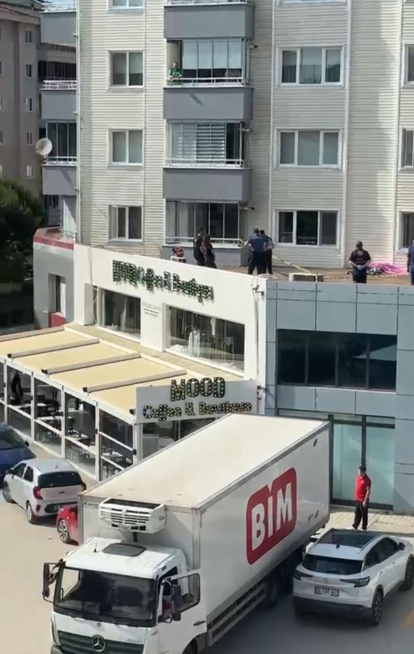 Pencereden düşen kadın öldü: Bayram sevinci yerini acıya bıraktı - Resim : 2