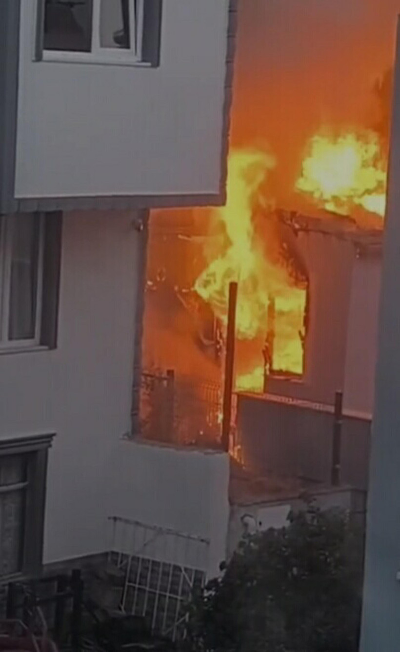 Alevler her tarafı sardı: Uykuda yakalandılar: 1 yaralı - Resim : 1