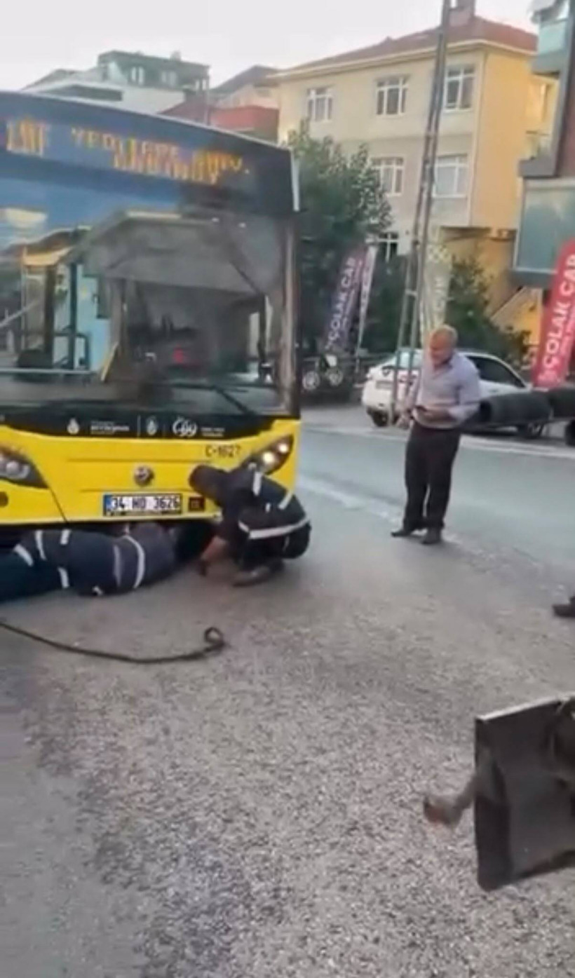 Burası İstanbul dedirten olay: Otobüs seyir halindeydi - Resim : 3