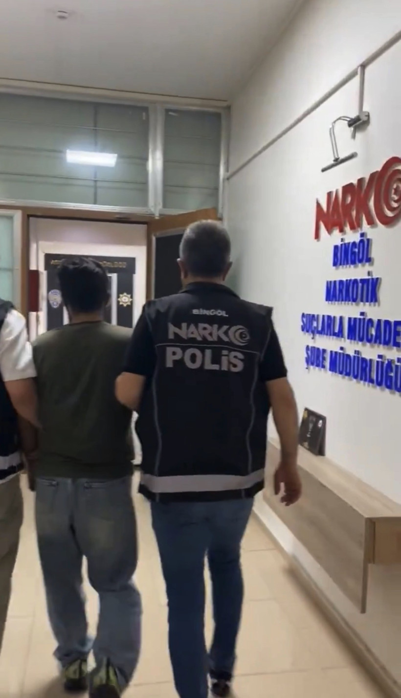 Bingöl'de uyuşturucu operasyonu: 2 şüpheli tutuklandı - Resim : 1