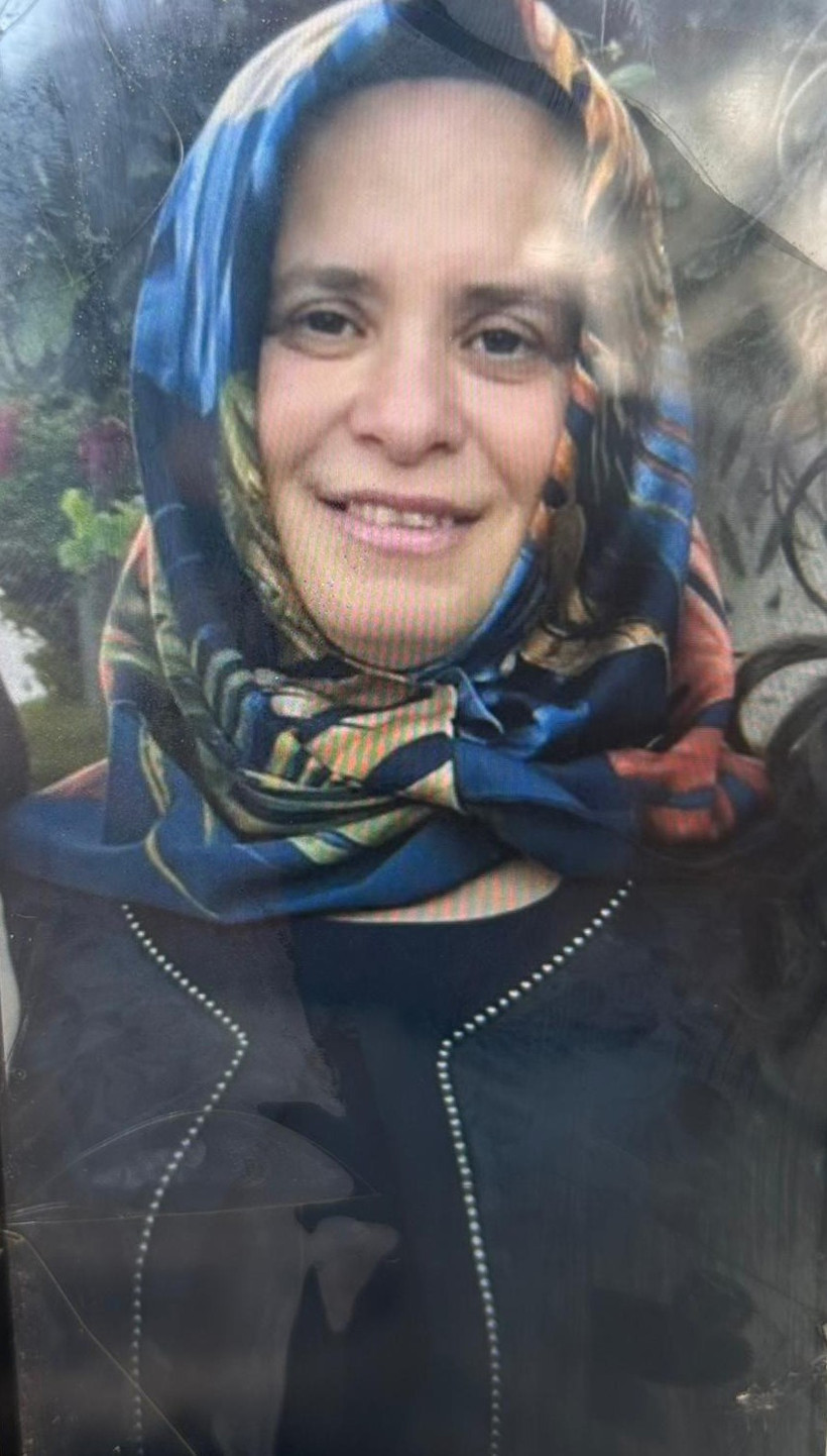 Fatma teyze hiçbir şeyden habersiz oturuyordu: Ecel beton parçaları ile geldi - Resim : 1