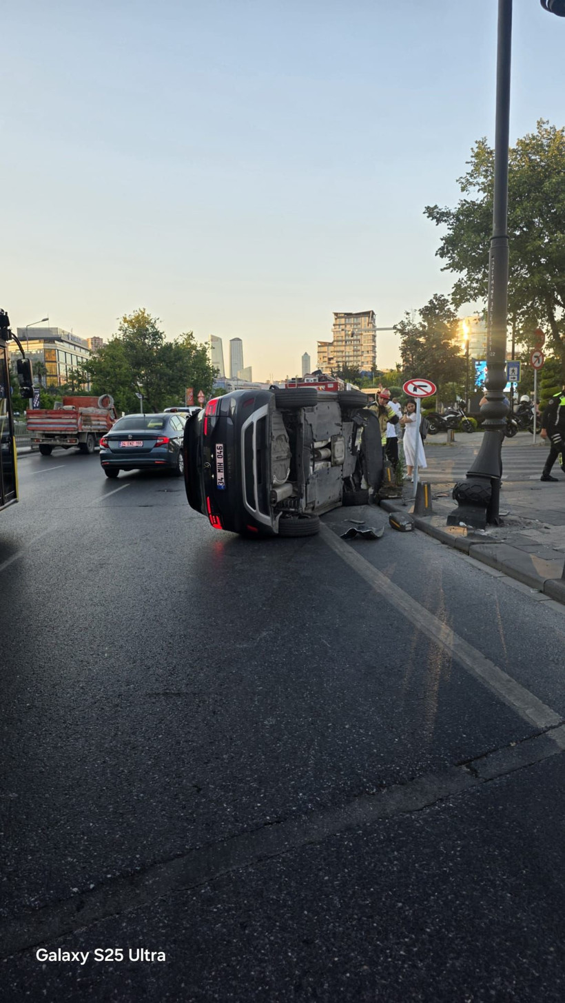 Lüks otomobil canavara dönüştü: Kazadan sonra arkasına bakmadan kaçtı - Resim: 2