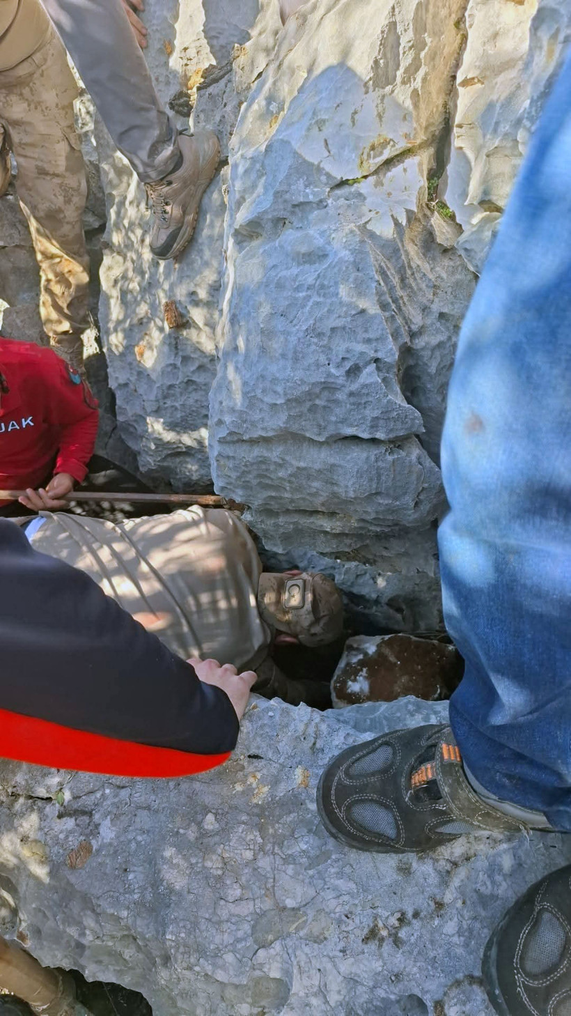 24 saat kurtarılmayı bekledi: Kayalıklar arasında mucize - Resim : 5