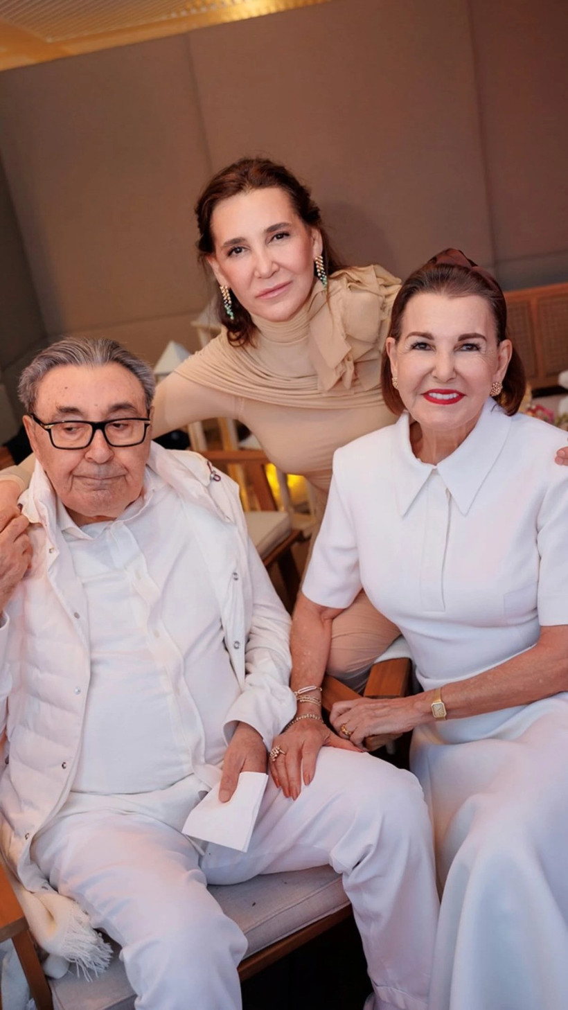 Aydın Doğan 90. yaş gününü Cannes’de ailesiyle kutladı: En özel an Sema Doğan'ın öpücüğü oldu - Resim : 1