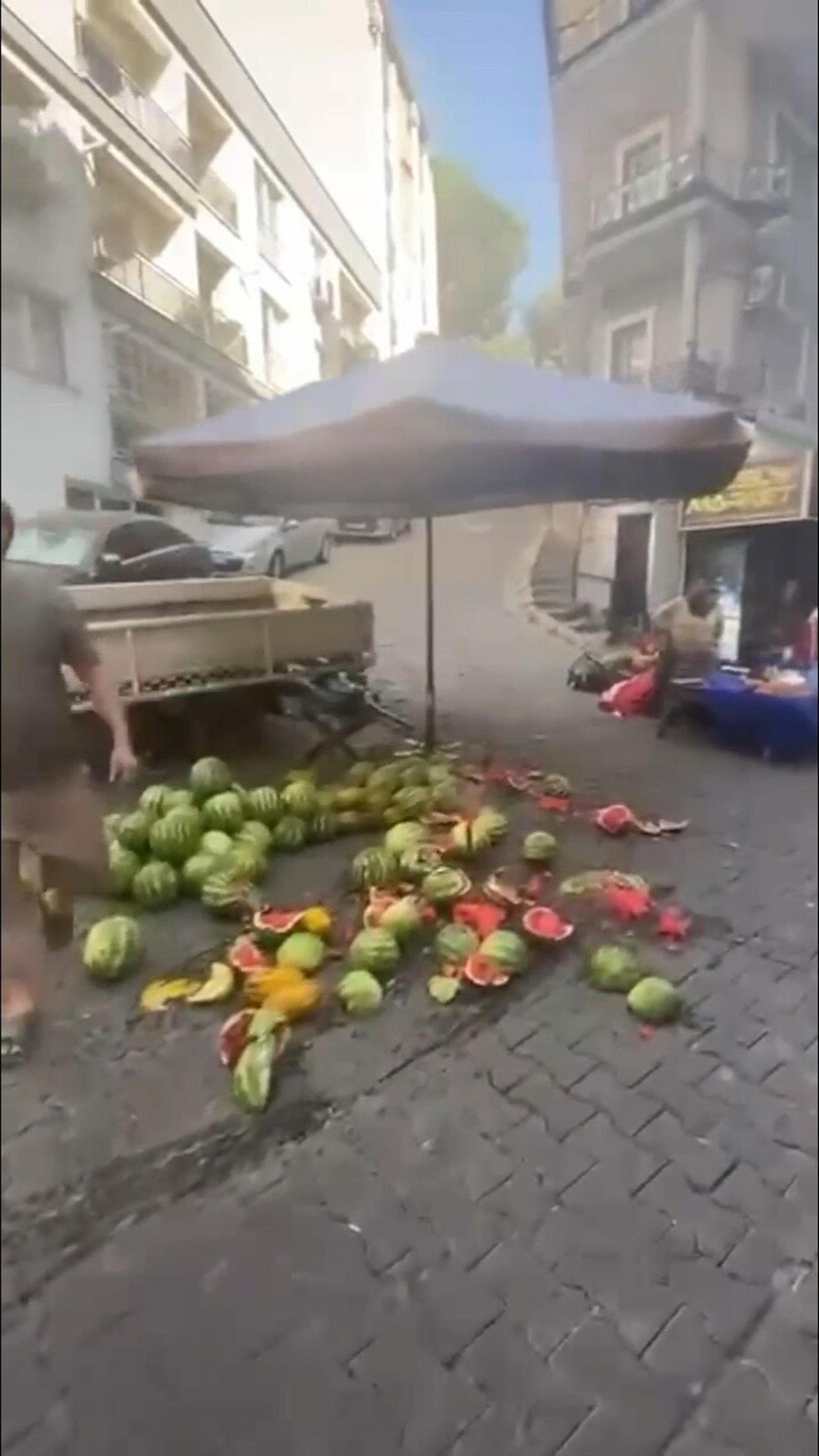 Gözü döndü: Kadın sürücünün yol kavgası böyle bitti - Resim : 4