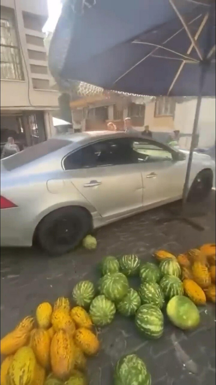 Gözü döndü: Kadın sürücünün yol kavgası böyle bitti - Resim : 1