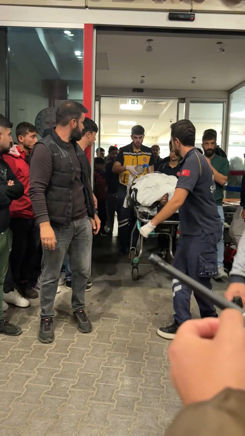 Böyle kurtarma görülmedi: Elektrik akımına kapıldı: Yardıma koşanlardan biri düştü - Resim: 6