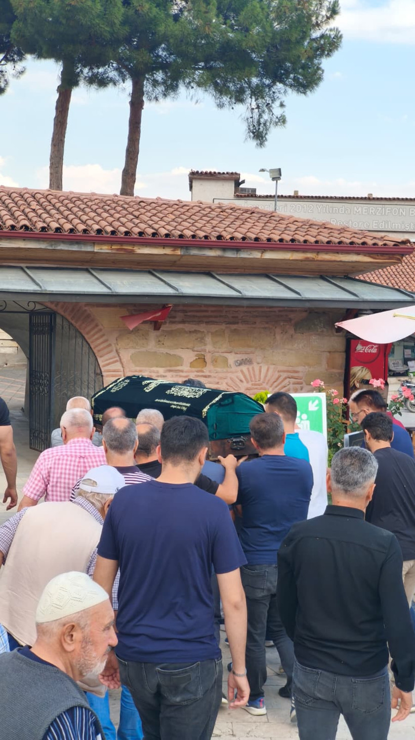 Yolda pedal çevirmenin bedeli canıyla ödedi - Resim : 1