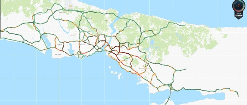 İstanbul'da hayat durdu: Sağanak trafiği felç etti - Resim: 1