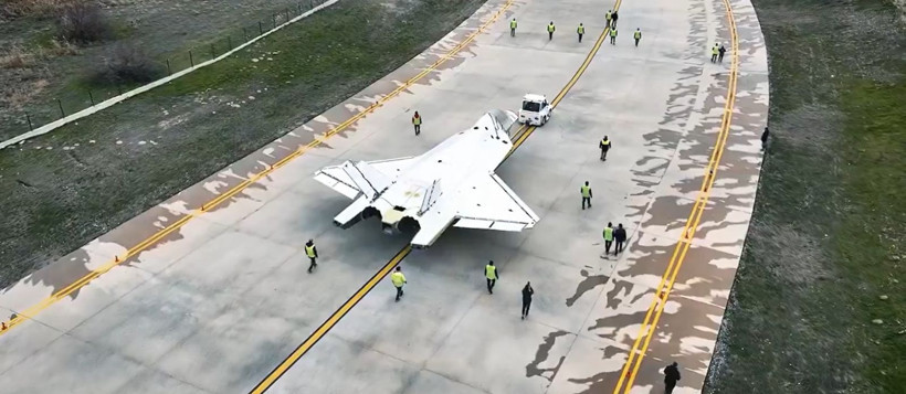 Milli muharip uçak KAAN’dan tarihi kare: Çelik kanatların gövde gösterisi - Resim: 3