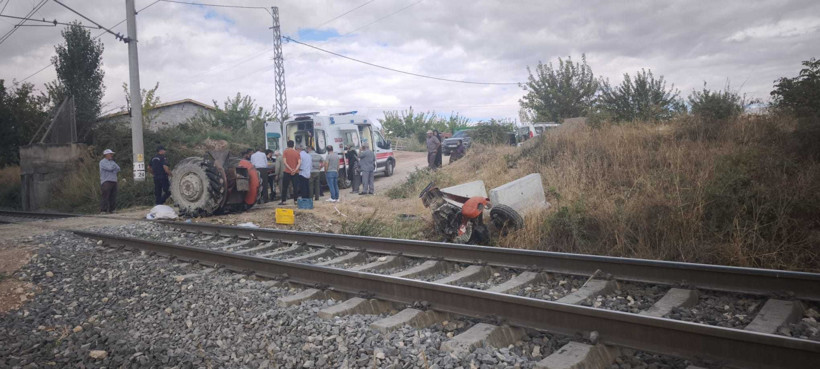 Tren traktörü ok gibi delip geçti - Resim : 2