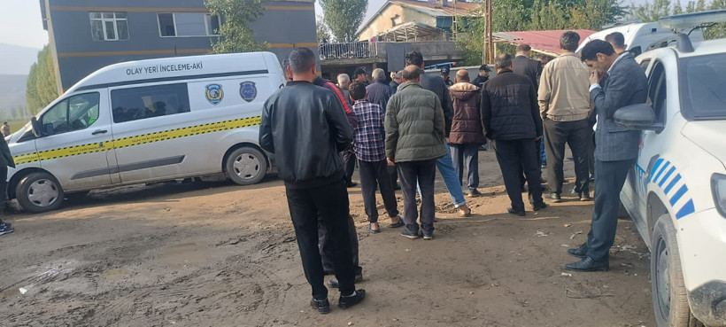 Muş Hasköy’de arazi anlaşmazlığı: Emekli polis kardeşinin evine ateş açtı - Resim : 1