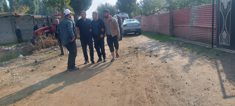 Muş Hasköy’de arazi anlaşmazlığı: Emekli polis kardeşinin evine ateş açtı - Resim : 2
