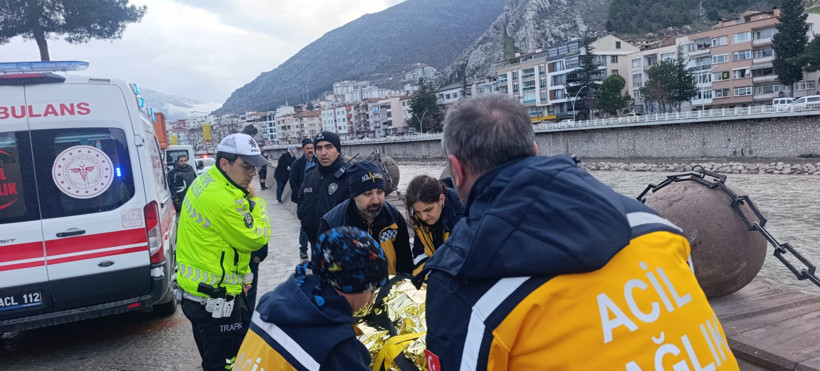 Amasya Yeşilırmak’ta dehşet anları: Anne ile kızı ölümle burun buruna geldi - Resim : 3