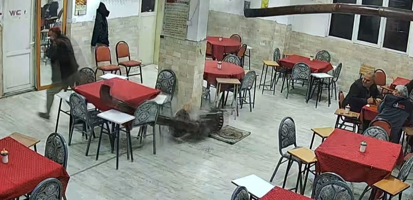 &lsquo;G&uuml;zel koksun&rsquo; diye d&ouml;kt&uuml;: Kıraathane &rsquo;de ortalık cehenneme d&ouml;nd&uuml; - Resim : 5